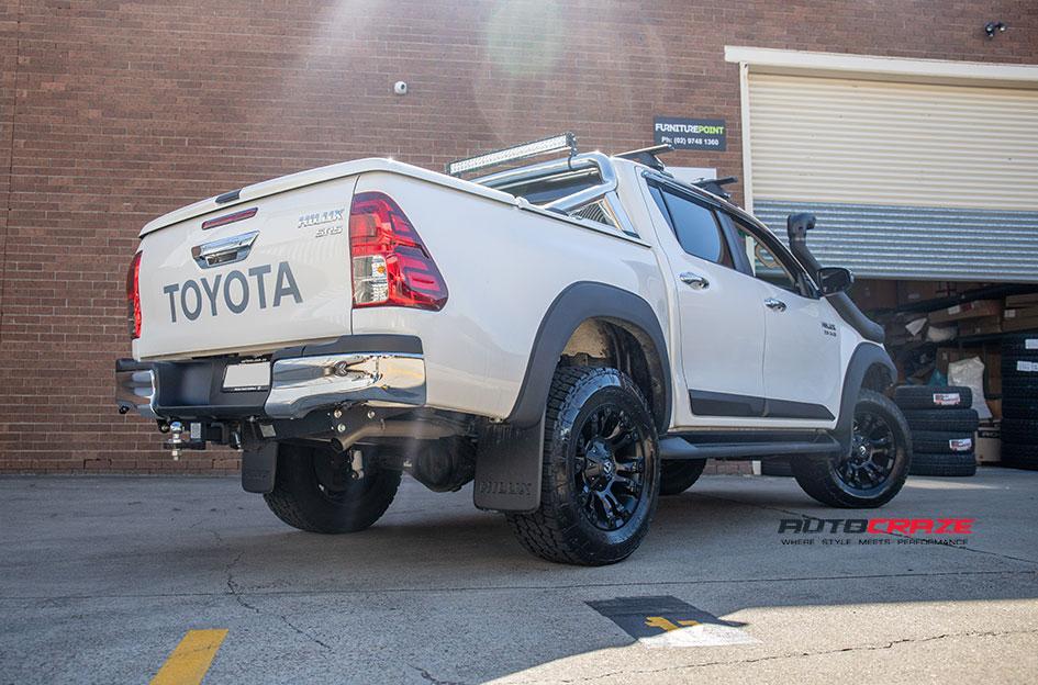 TOYOTA HILUX N80 4WD VAPOR MATTE BLACK